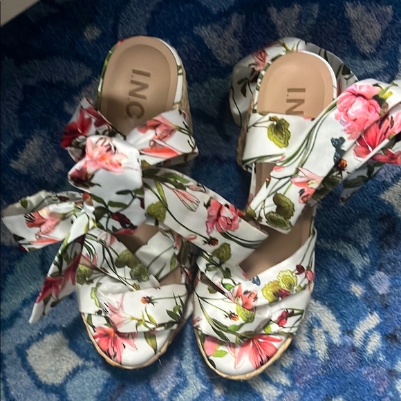 Floral Wedge Sandals - Picture 2 of 6